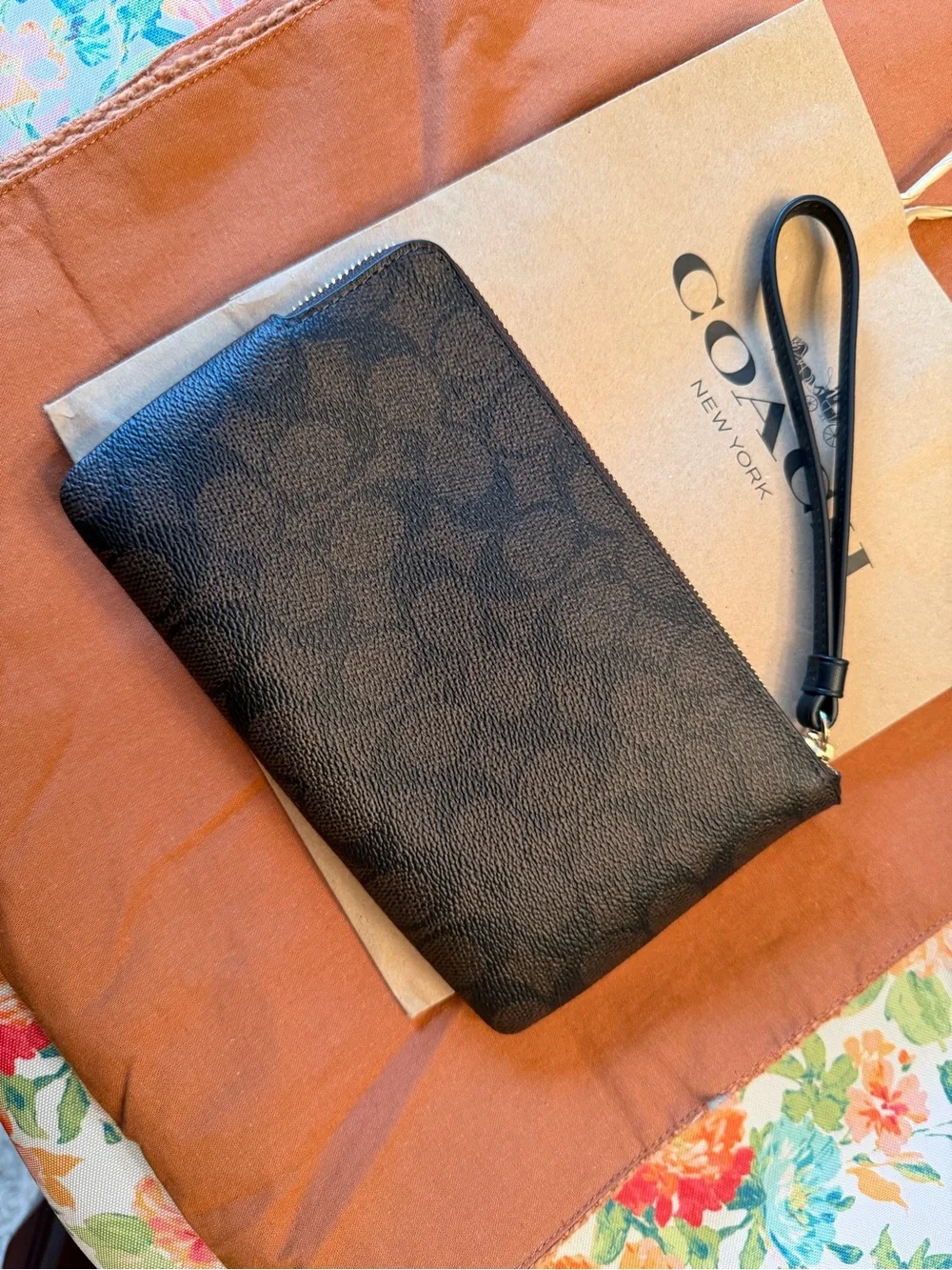 COACH womens Black Signature Zip Wallet Wristlet